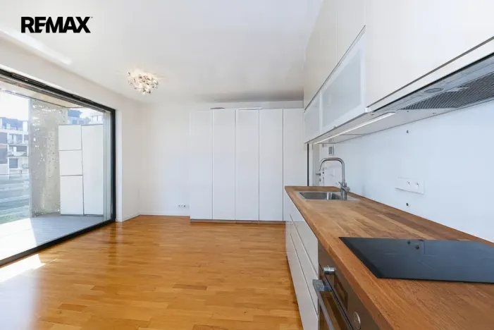 Pronájem bytu 1+kk, Praha, Smrčkova, 32 m2