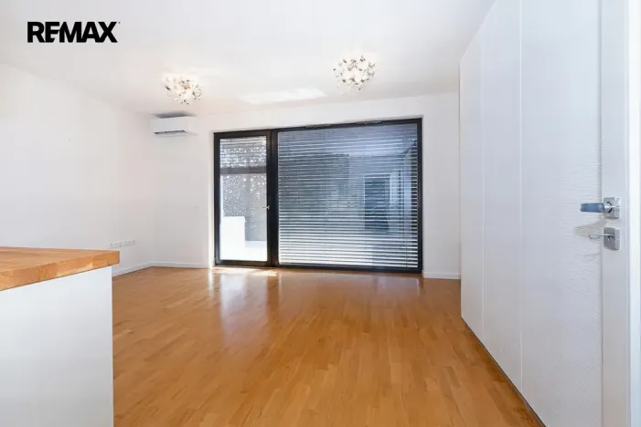 Pronájem bytu 1+kk, Praha, Smrčkova, 32 m2