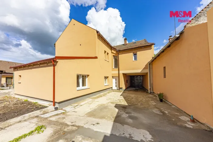Pronájem bytu 2+kk, Velim, třída Krále Jiřího, 38 m2