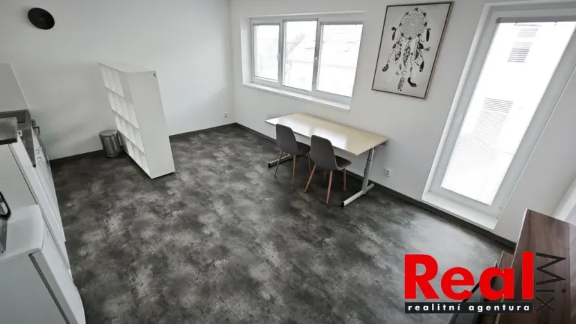 Pronájem bytu 1+kk, Brno, Skorkovského, 30 m2