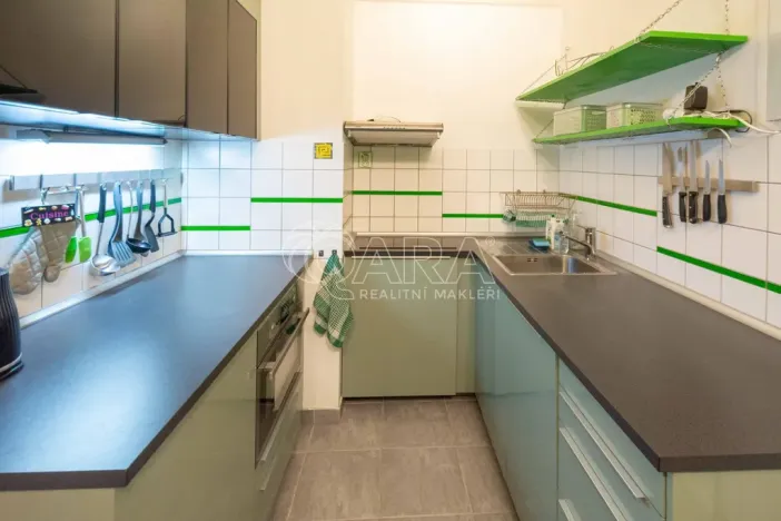 Pronájem bytu 2+kk, Praha - Karlín, Thámova, 43 m2