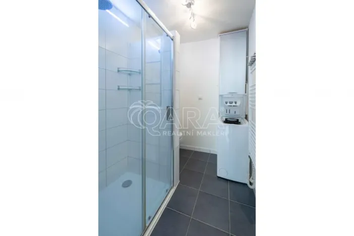 Pronájem bytu 2+kk, Praha - Karlín, Thámova, 43 m2