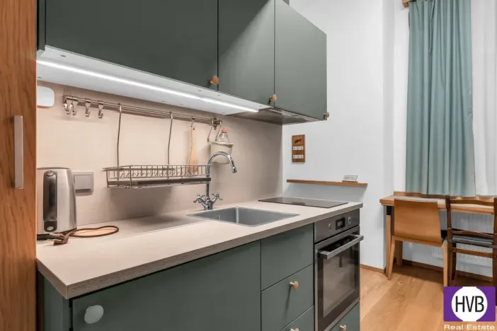Prodej bytu 1+kk, Praha, Školská, 21 m2