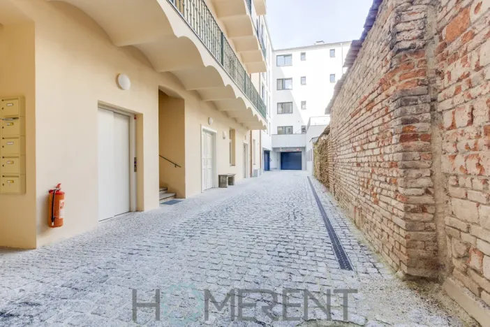 Pronájem bytu 1+kk, Praha, Vyšehradská, 37 m2