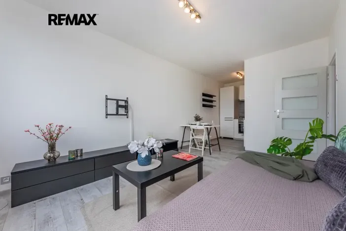 Prodej bytu 2+kk, Praha - Kobylisy, Třebenická, 41 m2