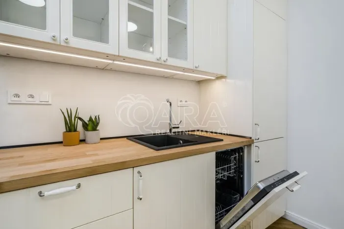 Pronájem bytu 1+kk, Praha - Holešovice, Šimáčkova, 33 m2