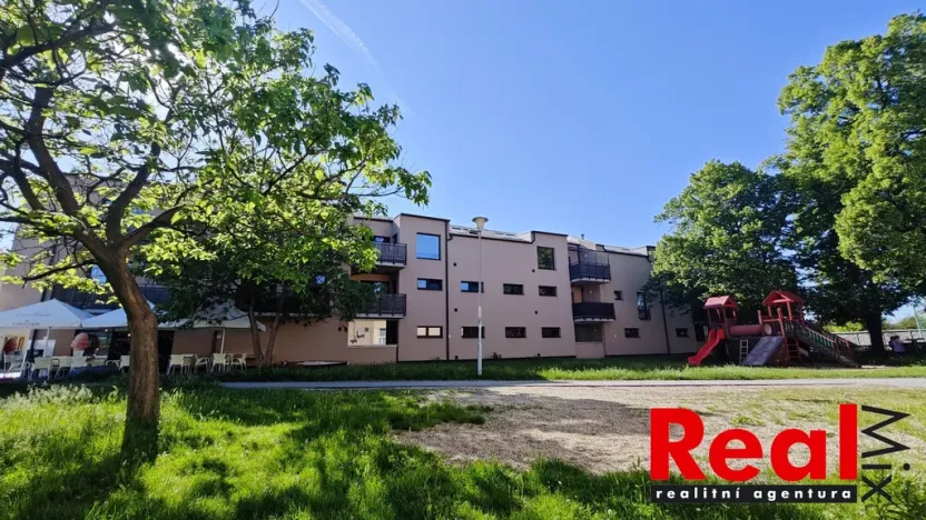 Pronájem bytu 2+kk, Brno, Moravanská, 52 m2