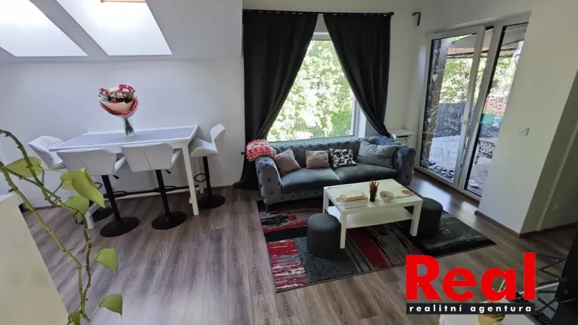 Pronájem bytu 2+kk, Brno, Moravanská, 52 m2