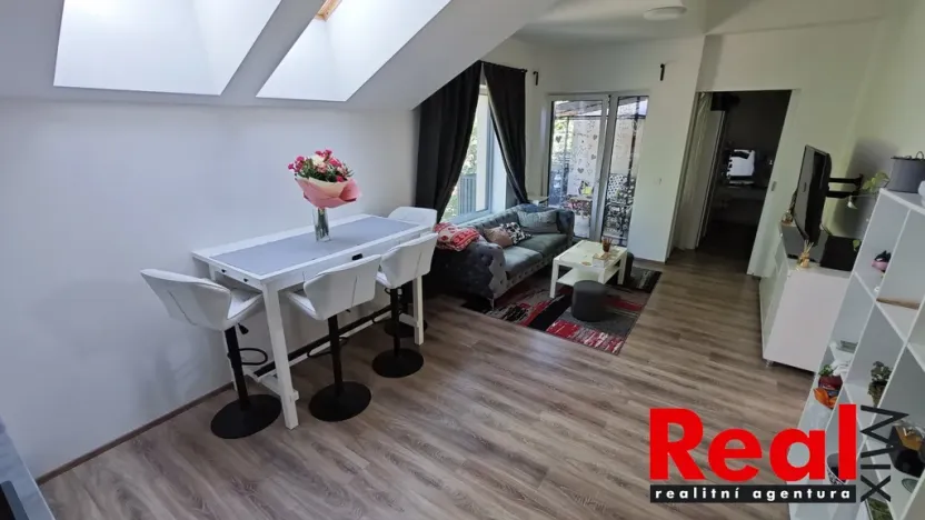 Pronájem bytu 2+kk, Brno, Moravanská, 52 m2