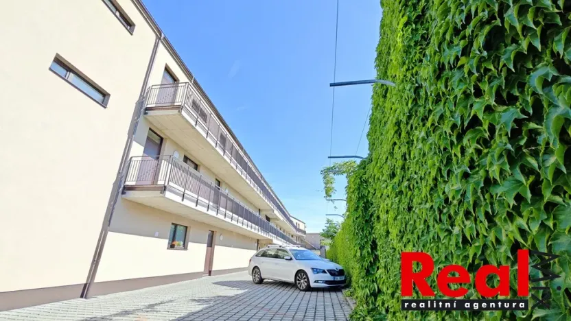 Pronájem bytu 2+kk, Brno, Moravanská, 52 m2