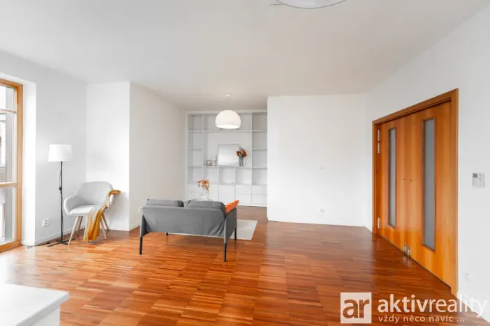 Prodej bytu 3+1, Praha - Žižkov, Mezi domky, 110 m2