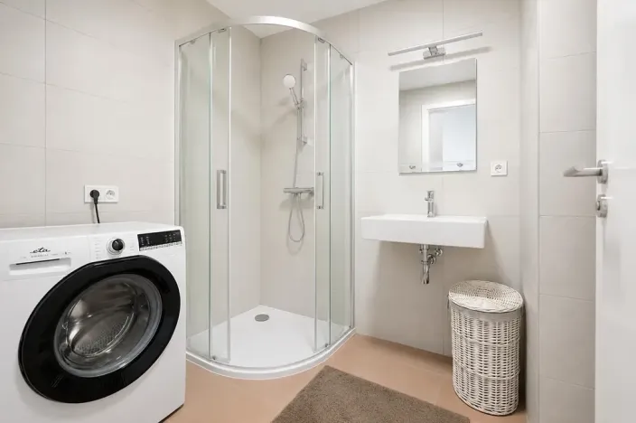 Pronájem bytu 2+kk, Praha - Hrdlořezy, Mezitraťová, 48 m2