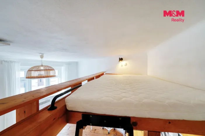 Prodej bytu 1+kk, Plzeň - Doubravka, Habrmannovo náměstí, 30 m2
