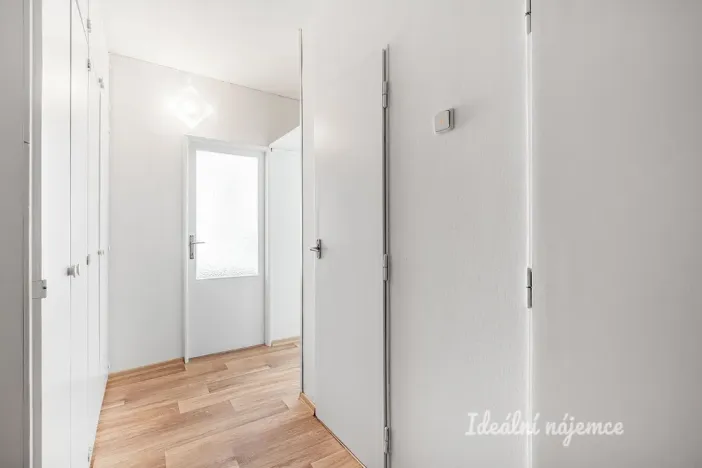 Pronájem bytu 2+kk, Praha, Slancova, 47 m2