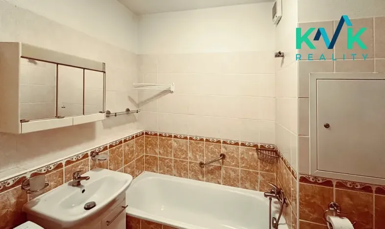 Pronájem bytu 1+kk, Karlovy Vary, Waldertova, 39 m2
