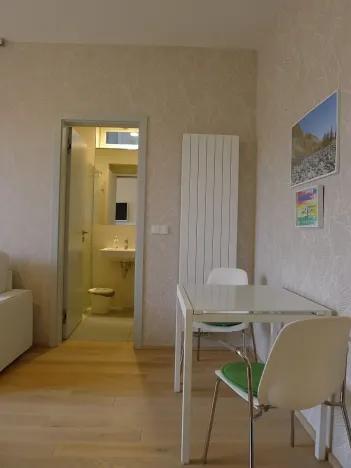 Pronájem bytu 1+kk, Praha - Dejvice, Wuchterlova, 36 m2