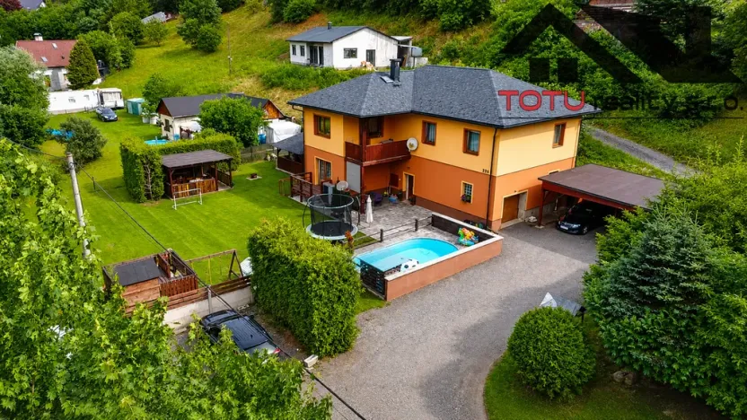 Prodej rodinného domu, Trutnov, 240 m2