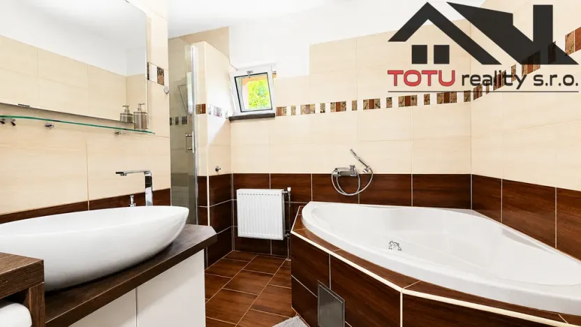 Prodej rodinného domu, Trutnov, 240 m2