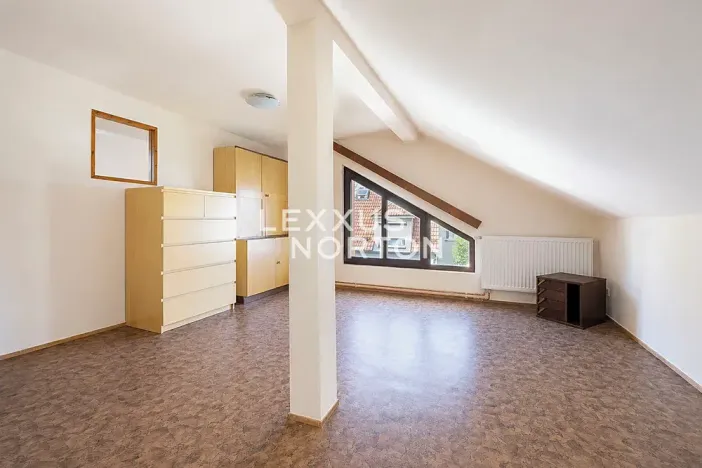 Pronájem rodinného domu, Praha - Řepy, Doubravínova, 480 m2