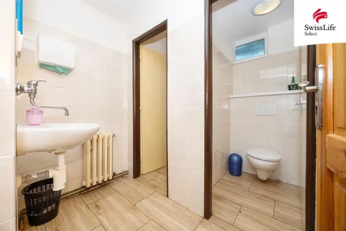Prodej komerční nemovitosti, Holice, Holubova, 253 m2