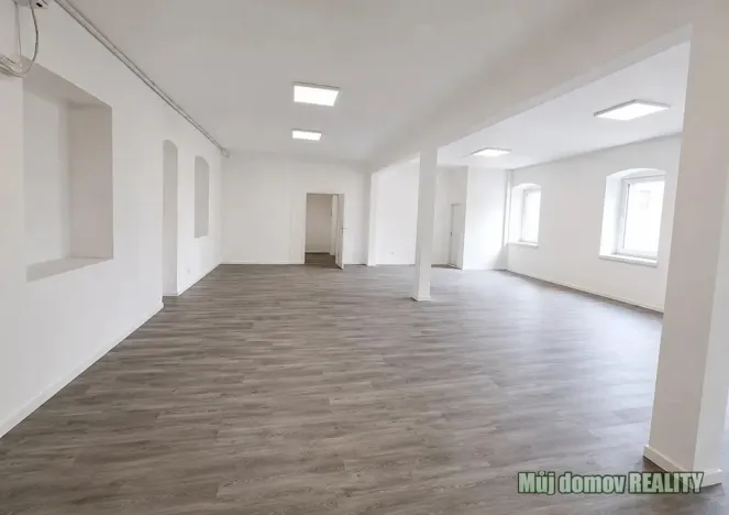 Pronájem vícegeneračního domu, Praha - Písnice, Putimská, 13000 m2