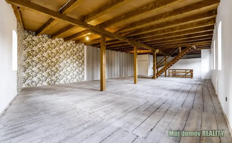 Pronájem vícegeneračního domu, Praha - Písnice, Putimská, 13000 m2