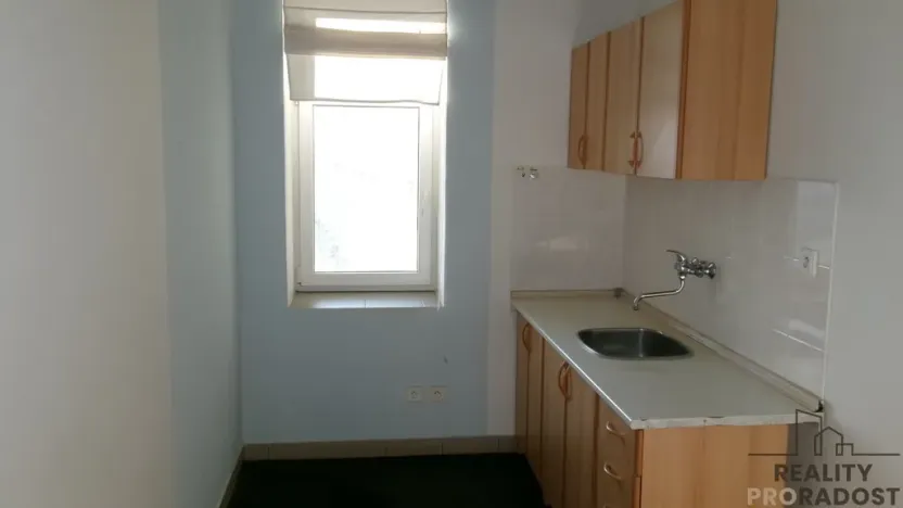 Pronájem kanceláře, Brno - Zábrdovice, 630 m2