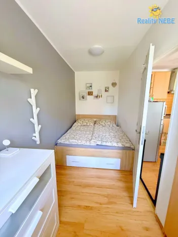 Pronájem bytu 1+1, Praha - Lhotka, Jílovská, 40 m2