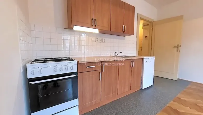 Pronájem bytu 1+kk, Praha - Strašnice, Nad Primaskou, 23 m2