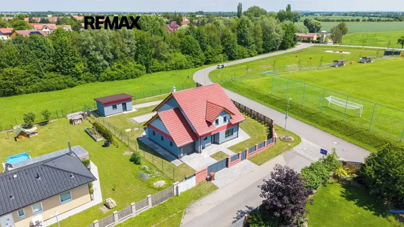 Prodej rodinného domu, Všechlapy, 180 m2