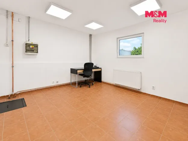 Pronájem obchodního prostoru, Králův Dvůr, Plzeňská, 405 m2