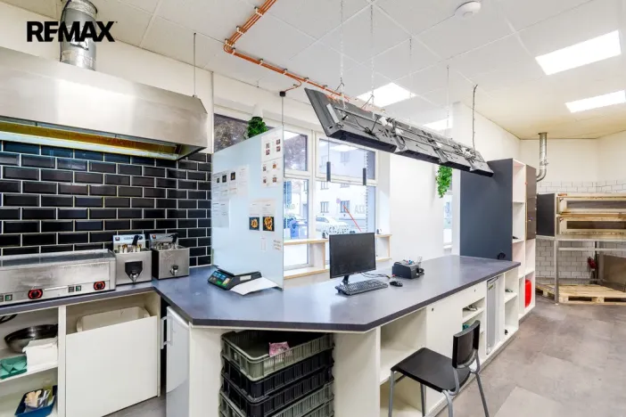 Pronájem restaurace, Hradec Králové - Pražské Předměstí, Habrmanova, 74 m2