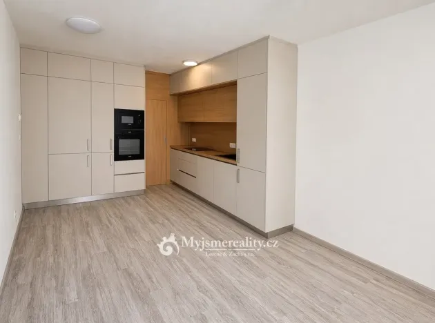 Pronájem bytu 2+kk, Znojmo, Jarošova, 44 m2