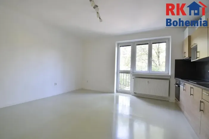Pronájem bytu 1+kk, Praha - Vršovice, Jakutská, 28 m2