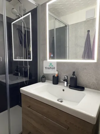 Prodej bytu 2+kk, Praha, Bazovského, 45 m2