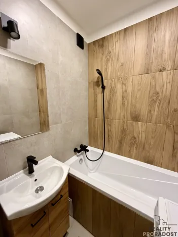 Pronájem bytu 1+1, Karviná, tř. Těreškovové, 37 m2