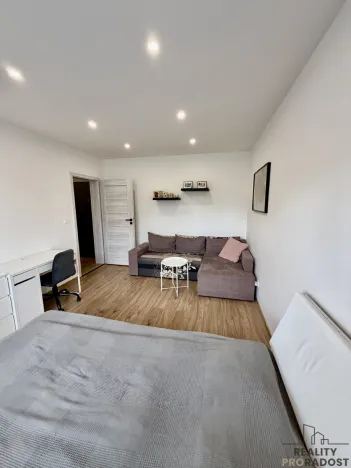 Pronájem bytu 1+1, Karviná, tř. Těreškovové, 37 m2