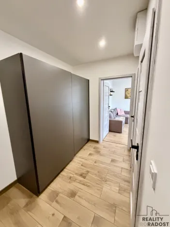 Pronájem bytu 1+1, Karviná, tř. Těreškovové, 37 m2