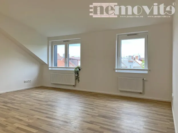 Pronájem bytu 1+kk, Hradec Králové, Chelčického, 36 m2