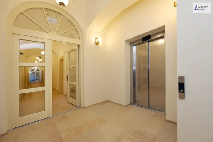Pronájem bytu 1+kk, Jince, Slavíkova, 38 m2