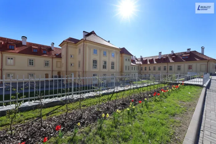 Pronájem bytu 1+kk, Jince, Slavíkova, 38 m2
