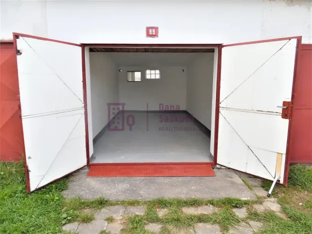 Pronájem garáže, Jindřichův Hradec - Jindřichův Hradec II, Jarošovská, 20 m2