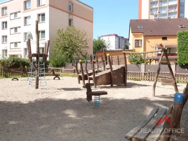 Pronájem bytu 2+1, Děčín - Děčín III-Staré Město, Kladenská, 58 m2