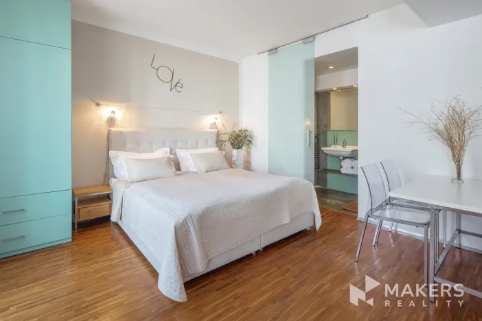 Pronájem bytu 1+kk, Praha - Smíchov, Holečkova, 30 m2