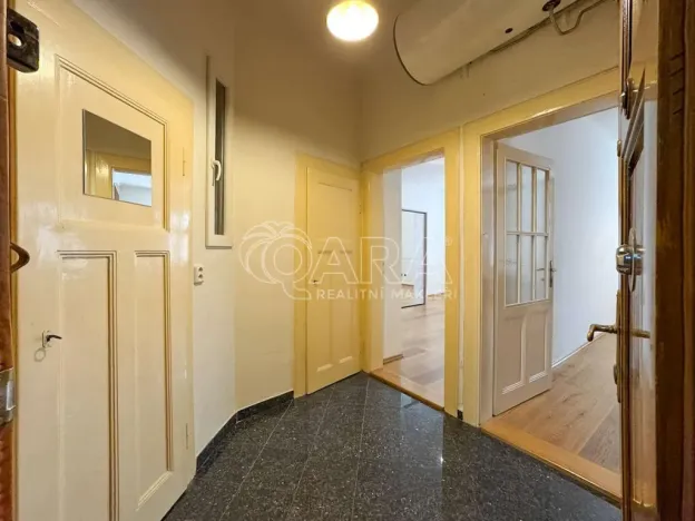 Pronájem bytu 2+kk, Praha - Holešovice, U průhonu, 48 m2