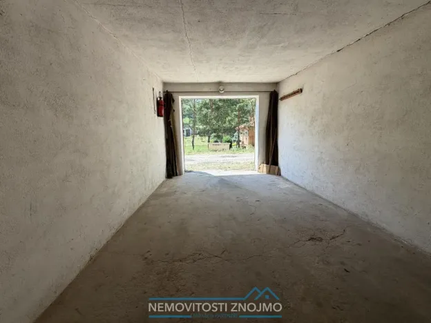 Pronájem garáže, Znojmo, Kuchařovická, 18 m2