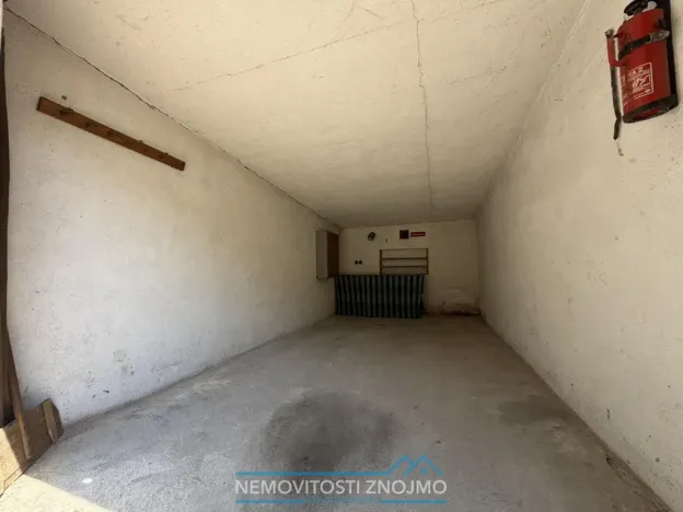 Pronájem garáže, Znojmo, Kuchařovická, 18 m2