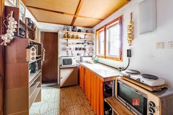 Prodej chaty, Týn nad Vltavou - Hněvkovice na levém břehu Vltavy, 80 m2