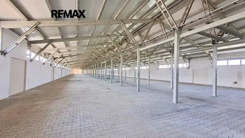 Pronájem skladu, Dolní Chvatliny, 3690 m2