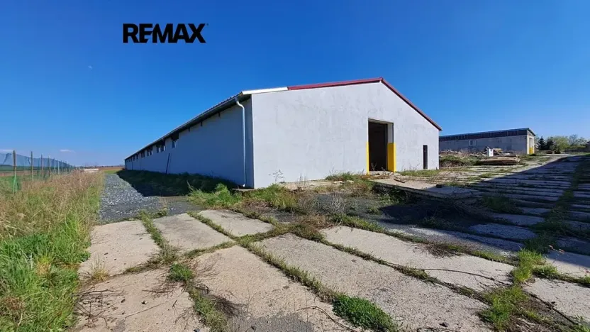 Pronájem skladu, Dolní Chvatliny, 3690 m2